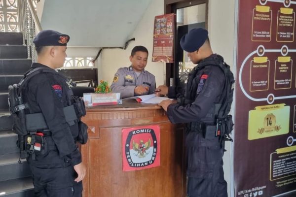 gelar patroli pengamanan objek vital batalyon a pelopor brimob kaltim patroli kantor kpu dan bawaslu 72750