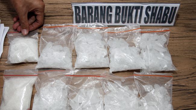 gerebek kampung narkoba polisi amankan 7 orang pelaku di jambi 50389