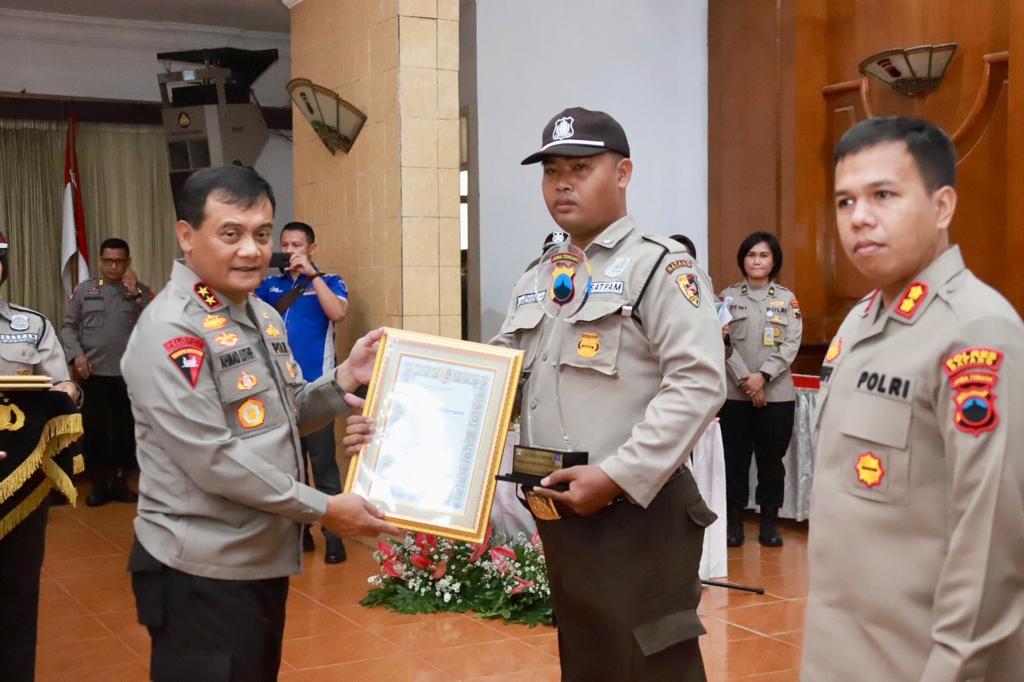 hut ke 42 satpam kapolda jateng dukung terus tugas pokok polri jaga kamtibmas 53943