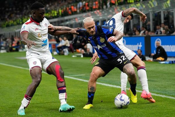 imbang 2 2 oleh cagliari inter milan tetap kokoh di puncak klasemen liga italia 72635 1