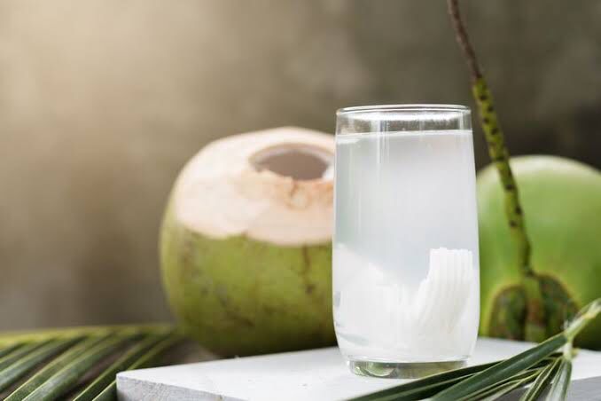jadi minuman populer saat buka puasa ini lima manfaat air kelapa 71991 1