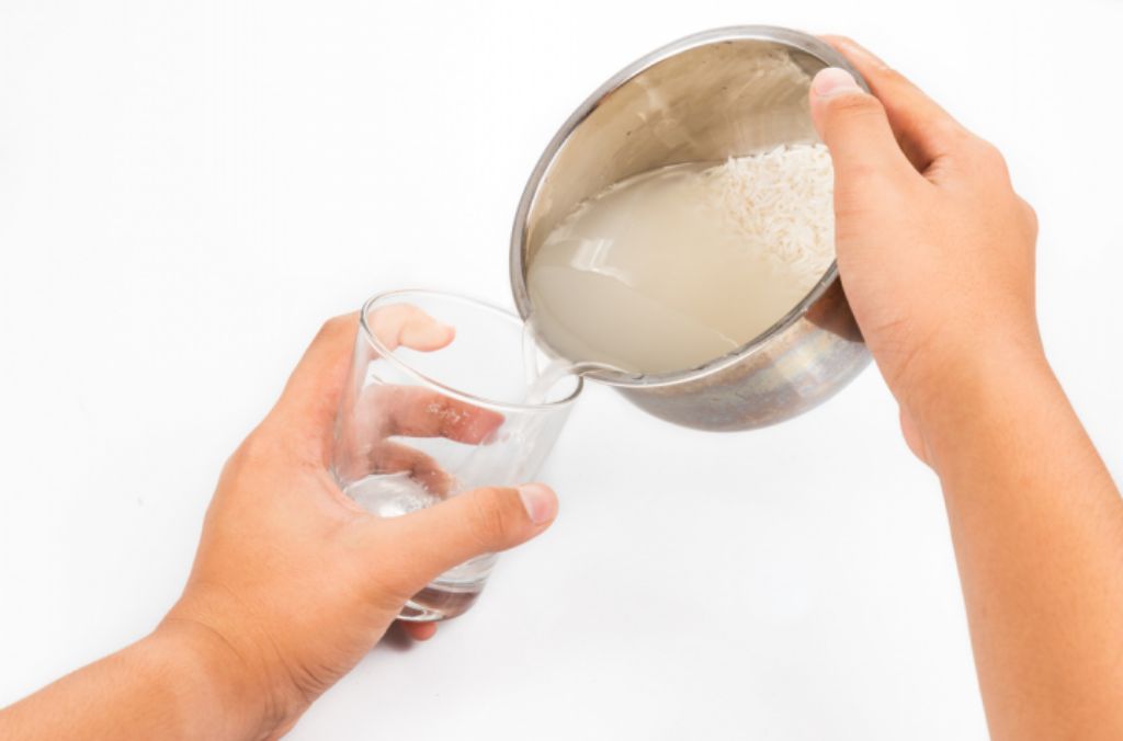 jangan dibuang ini sederet manfaat air bekas cucian beras bagi kesehatan kulit dan rambut 66423