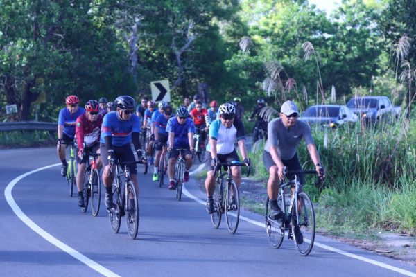 jelang event road bike gubernur cup 2022 kapolda kalteng pantau kamtibmas dengan bersepeda 49062
