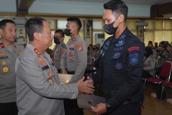 jelang ktt g20 di bali polda jabar berangkatkan 353 personel bantu pengamanan 50959