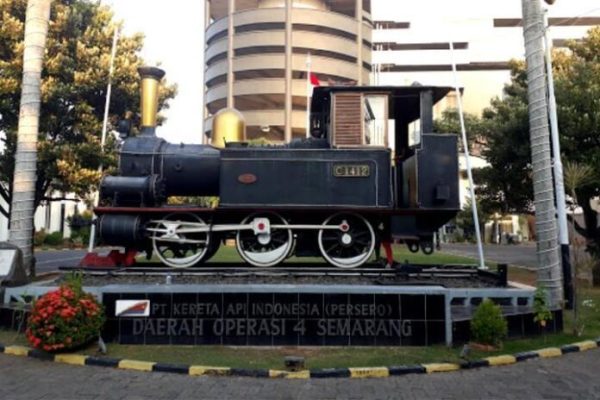 jelang libur lebaran pt kai semarang catat 33 tiket terjual 56358