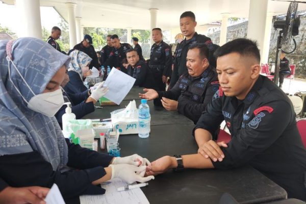 jelang peringatan hut ke 77 korps brimob polri polda babel gelar donor darah 50913