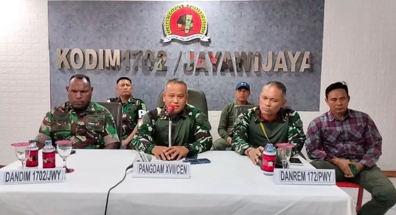 jenazah tni korban kkb dievakuasi 55228