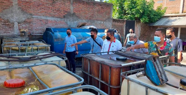 joint personnel of central java police secured modified trucks who bought excessive amount of fuels 46025 1