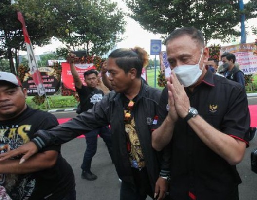 jubir pssi ketua umum pssi sudah bertanggung jawab di kasus kanjuruhan 50782
