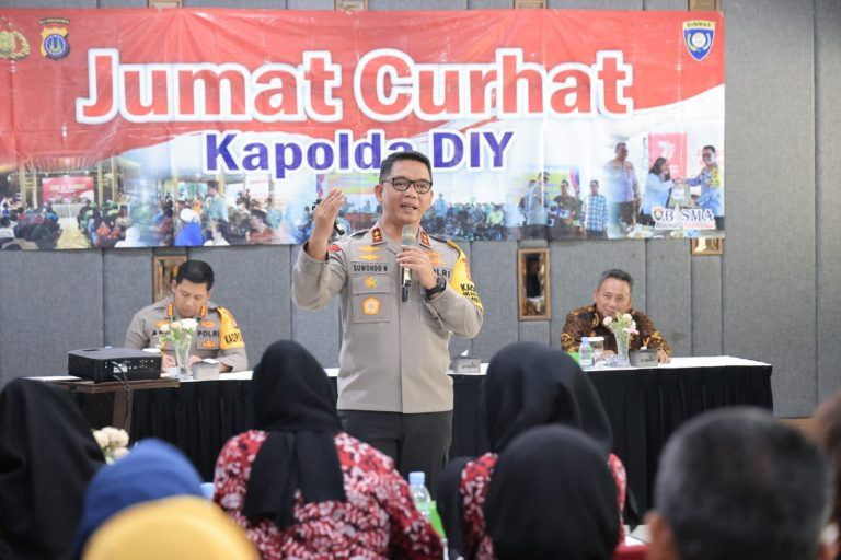 jumat curhat kapolda diy dengarkan curhatan serta saran dan masukan dari masyarakat 65430