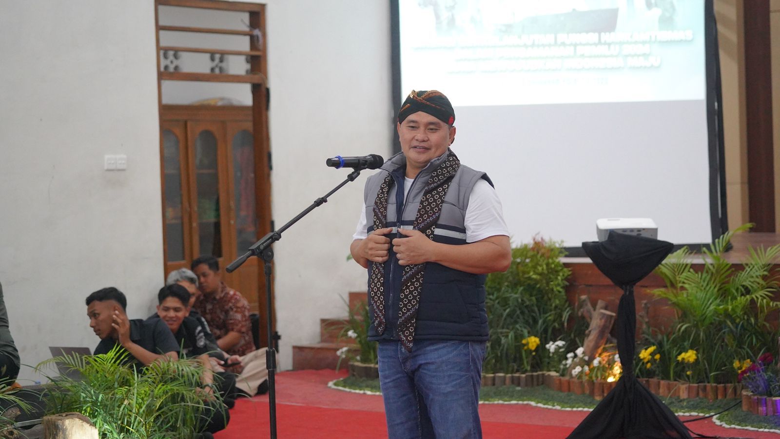 kabaharkam minta polisi rw optimalkan peran di tengah masyarakat 63584