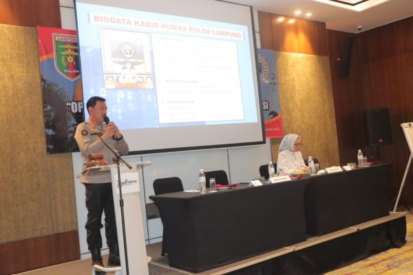 kabid humas polda lampung menjadi pemateri di rakor keprotokoleran sekretariat drpd se provinsi lampung 49226