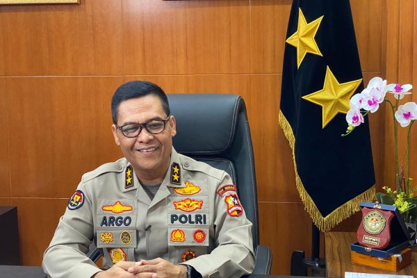 kadiv humas polri kembali ajak masyarakat untuk mendisiplinkan diri jalani new normal 34595