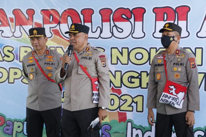 kakorbinmas baharkam polri meninjau kegiatan polisi pi di papua 31138 1