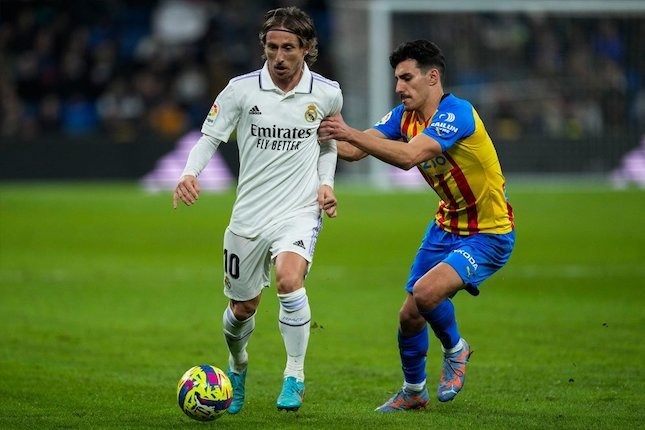 kalahkan valencia real madrid menang 2 0 54087