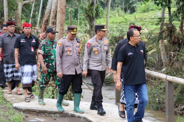 kapolda bali dan gubernur tinjau 3 lokasi bencana di tabanan 50745