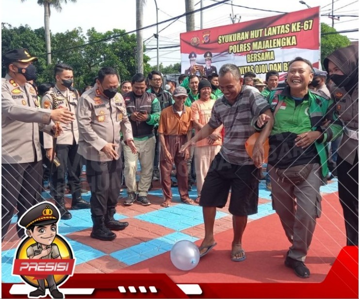 kapolda jabar laksanakan kunker dan beri bansos kepada komunitas ojol di polres majalengka dalam rangka syukuran hut lantas ke 67 49966