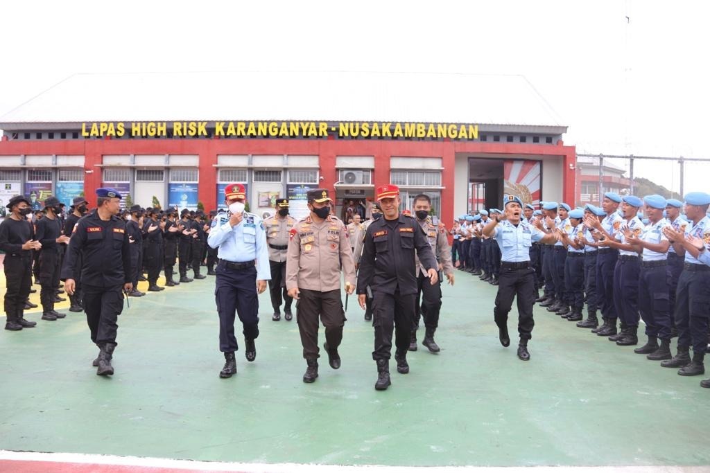 kapolda jateng kunjungan ke lapas super maksimum security karanganyar 51163