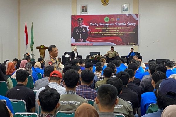 kapolda jateng laksanakan dialog kebangsaan dan mengajak mahasiswa untuk menjaga situasi kamtibmas pasca pemilu 2024 di undaris 73076