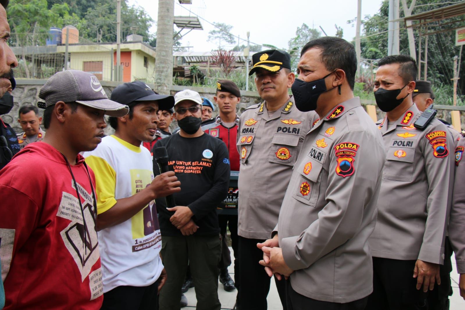 kapolda jateng tinjau pos pengamatan gunung merapi 55711