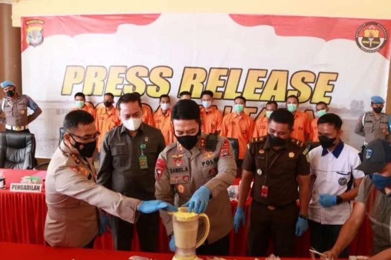kapolda kaltara musnahkan 3471 kg sabu dan 6 642 butir ekstasi 50165
