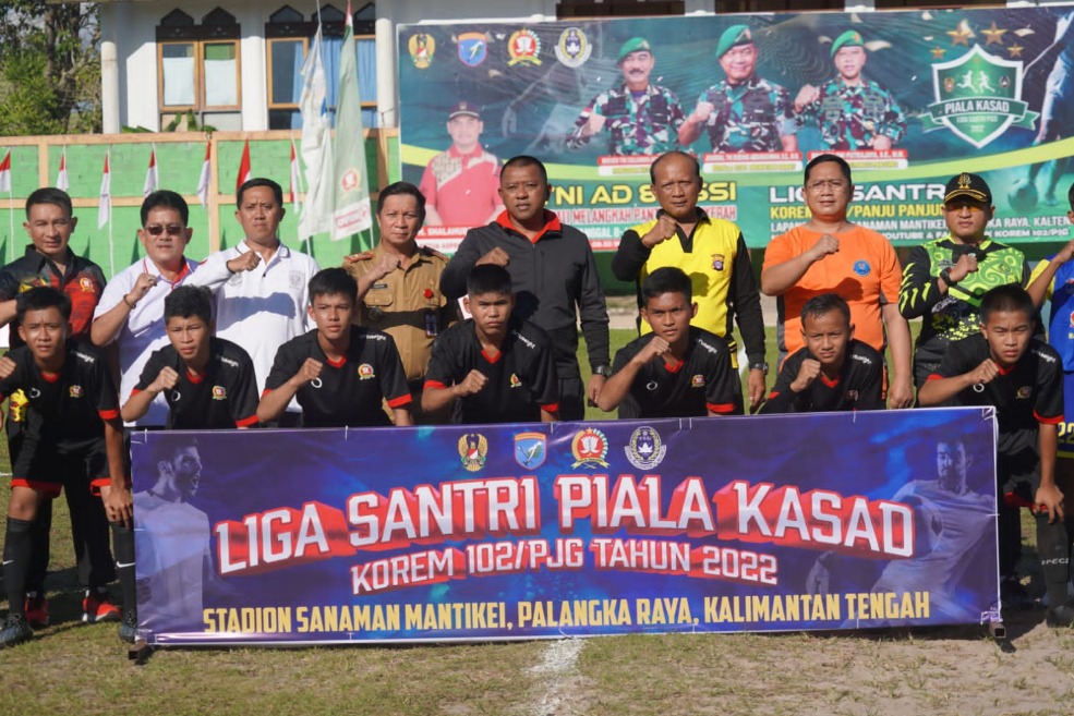 kapolda kalteng apresiasi liga santri korem 102 panju panjung tingkatkan potensi generasi muda 48865 1