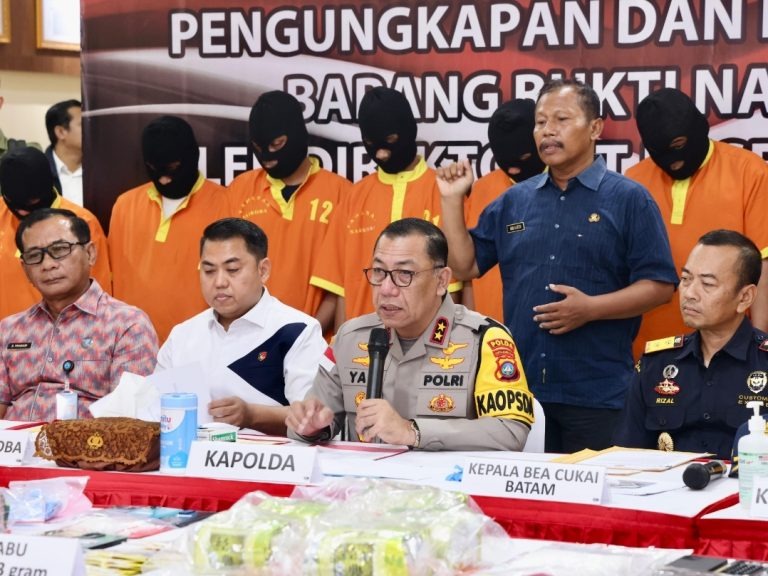 kapolda kepri pimpin konferensi pers dan gelar pemusnahan barang bukti narkoba 69586