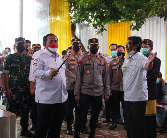 kapolda lampung bersama gubernur tinjau langsung pelaksanaan pilkakam serentak di lampung tengah 49205 1