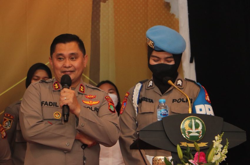 kapolda metro jaya ajak polwan bijak gunakan media sosial 51042 1