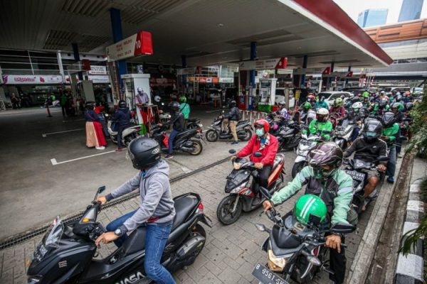 kapolda metro jaya minta anggota untuk mengantisipasi antrean pembelian di spbu 49403