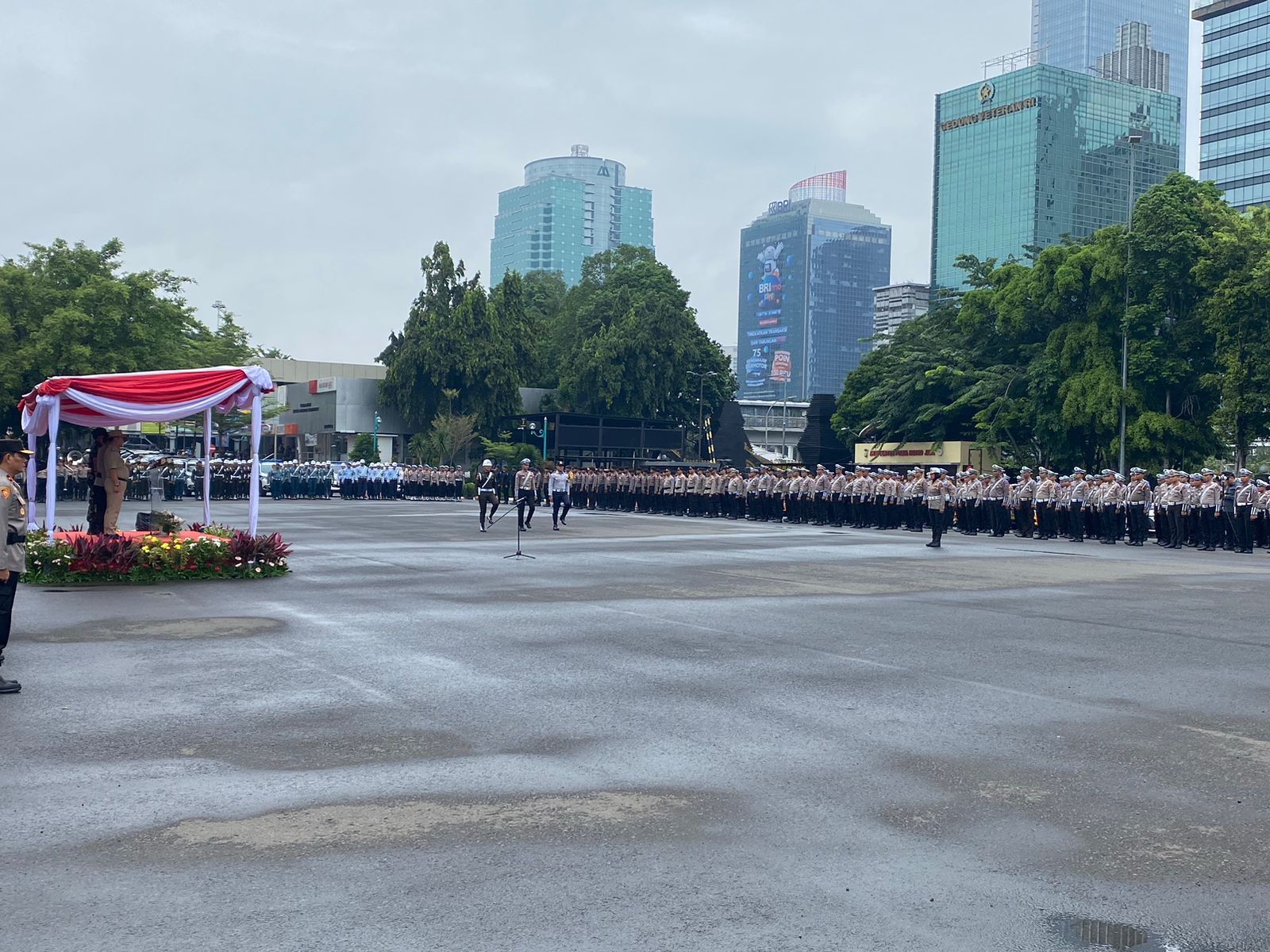 kapolda metro pimpin apel gelar pasukan operasi keselamatan jaya 2025 83950