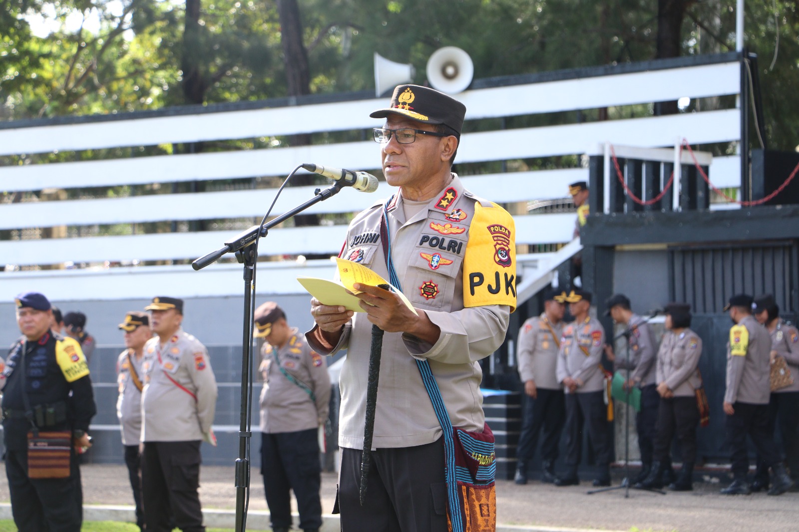 kapolda ntt pimpin apel gelar pasukan pengamanan ktt asean 57464