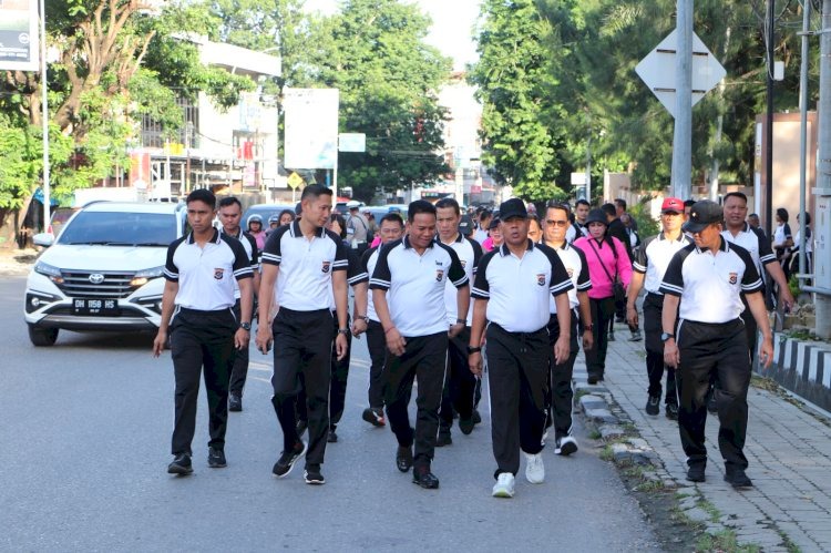 kapolda ntt pimpin kegiatan olahraga bersama personel polda ntt 70568