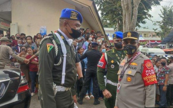 kapolda ntt pimpin pengamanan kunker presiden ri di ngada 47219