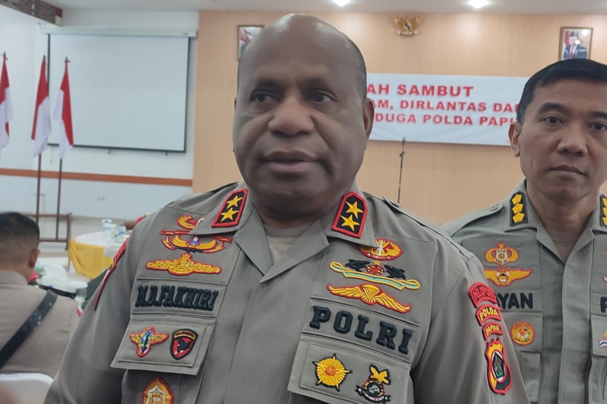 kapolda papua tegaskan pilot susi air yang disandera kkb pimpinan egianus kogoya masih berada di wilayah kabupaten nduga 69930
