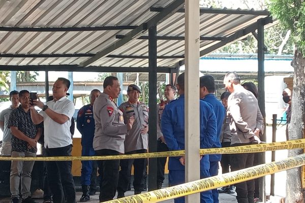 kapolda sultra tinjau lokasi ledakan di markas polairud 49552