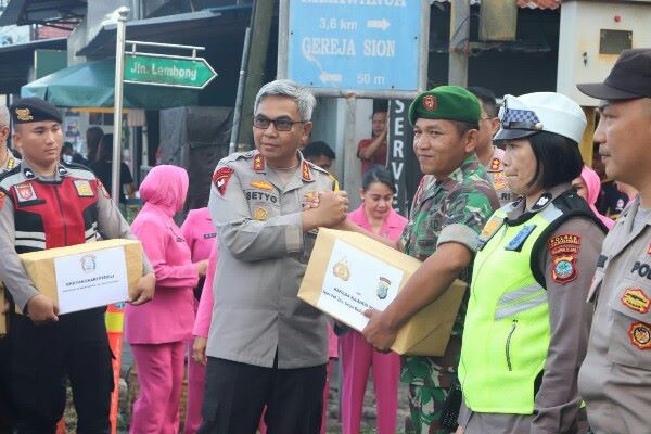 kapolda sulut pantau pengamanan jelang idul fitri 1444 h di tomohon dan minahasa 57083 1