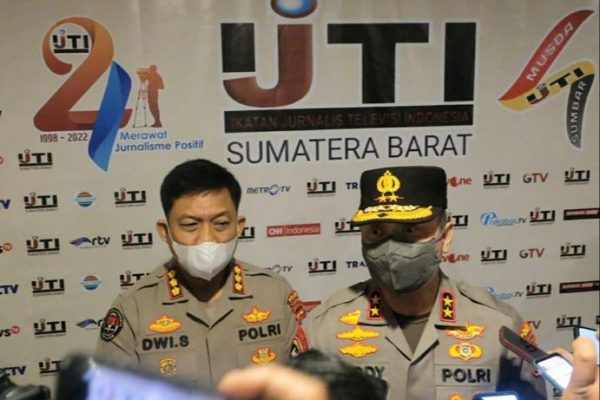 kapolda sumbar instruksikan jajaranya bersihkan sumbar dari aksi perjudian 48933
