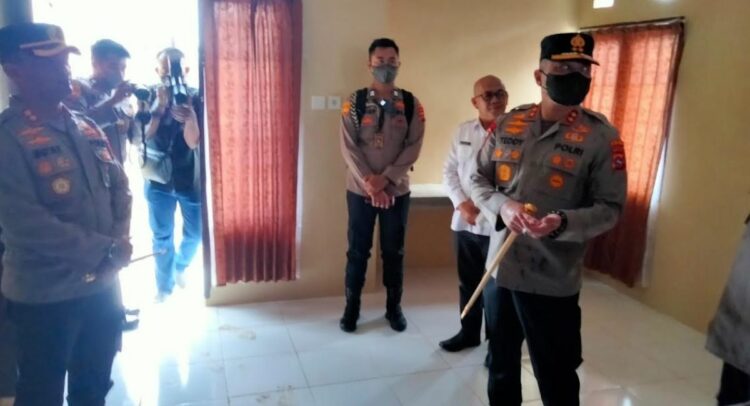 kapolda sumbar resmikan asrama polisi di mentawai 49520
