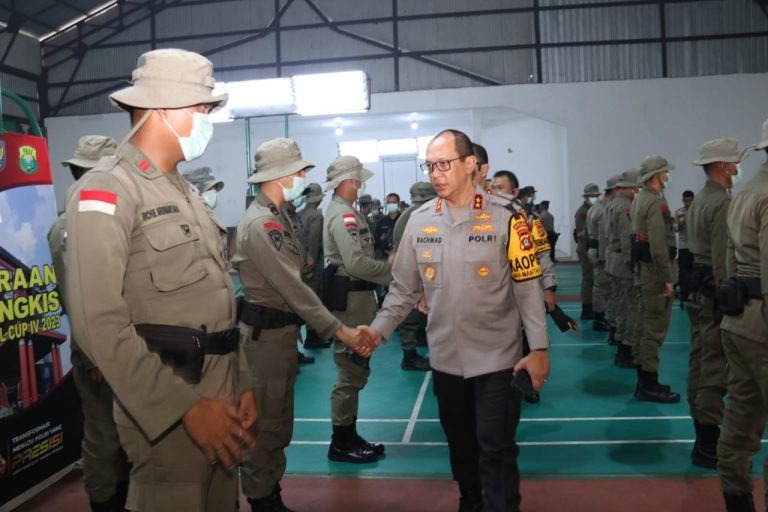 kapolda sumsel berangkatkan personel untuk penanganan karhutla di kabupaten ogan komering ilir 65635