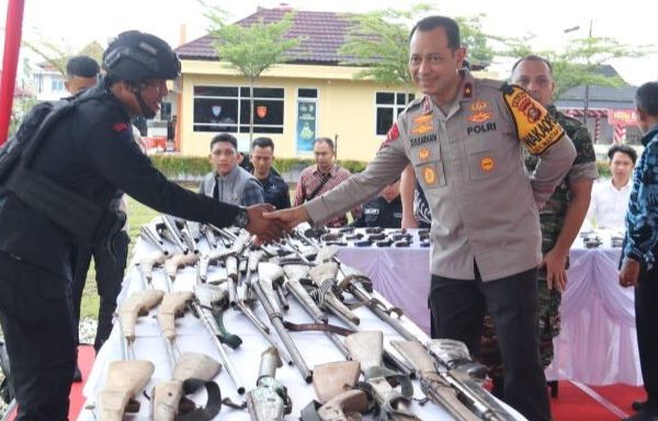 kapolda sumsel musnahkan 109 senpi rakitan di polres oki 73163 1