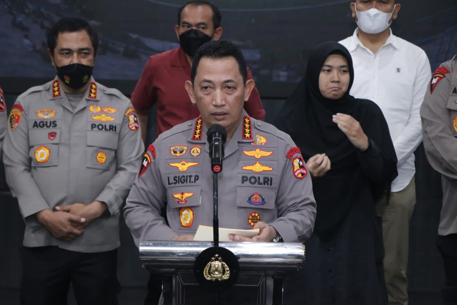 kapolri ada 6 tersangka tragedi kanjuruhan 50409