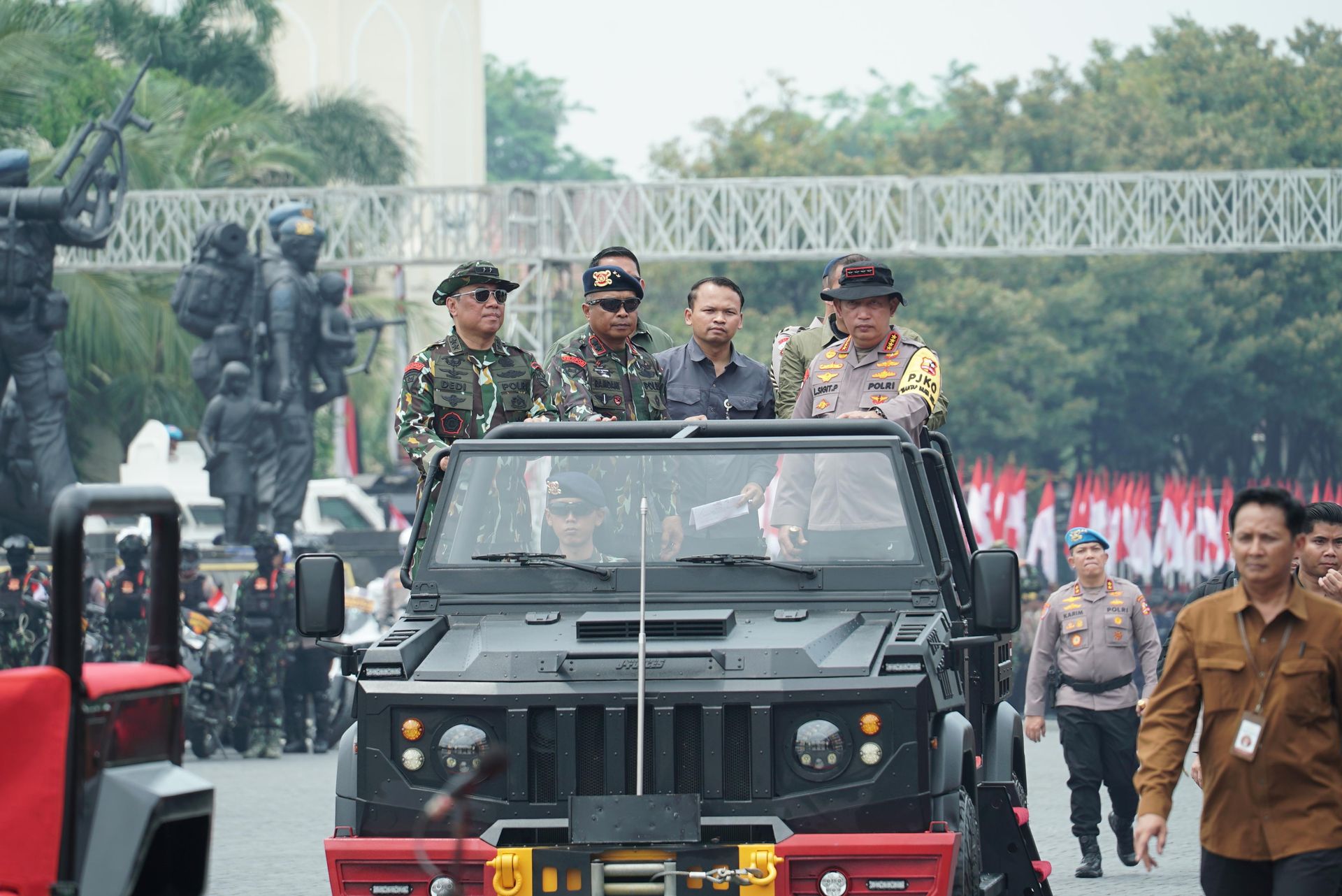 kapolri cek gladi bersih apel gelar pasukan pengamanan pengambilan sumpah presiden dan wapres ri 79819