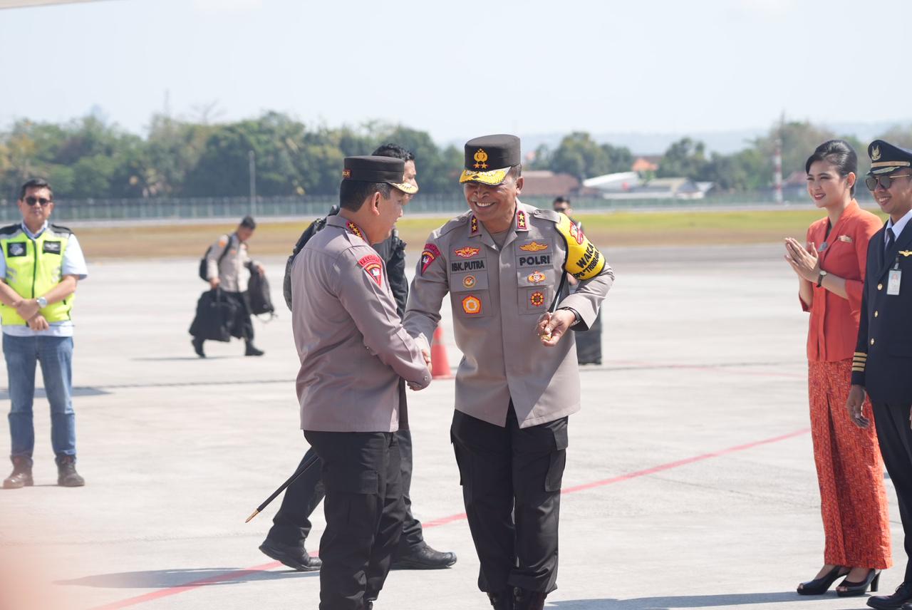 kapolri dan panglima tni tiba di bali langsung pimpin tfg pengamanan ktt ais 64531