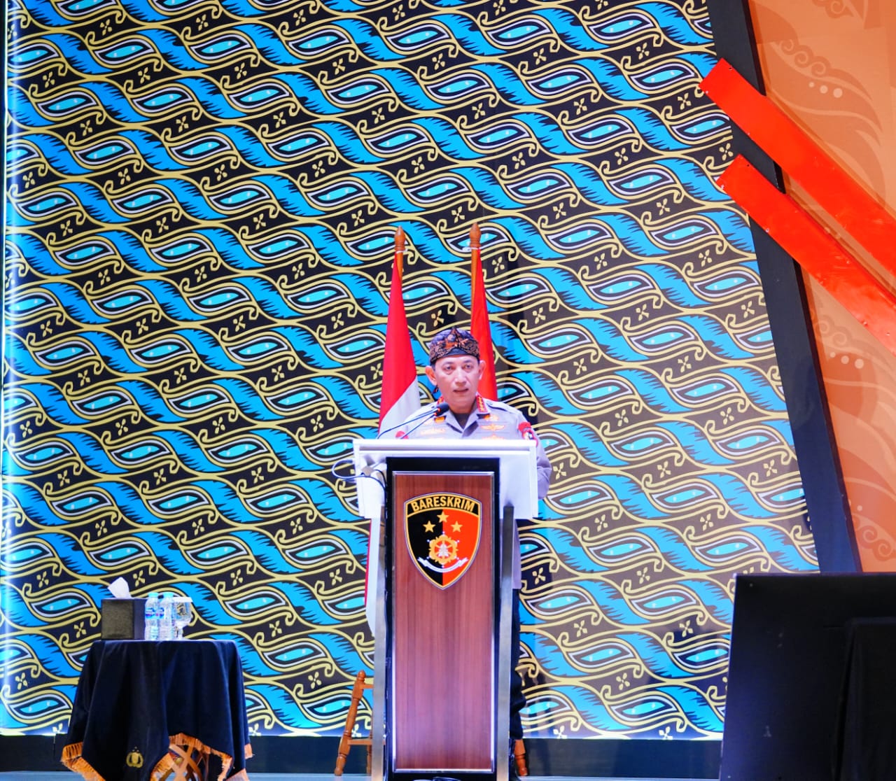 kapolri minta jajaran bareskrim polri berjuang untuk raih kembali kepercayaan publik 55695