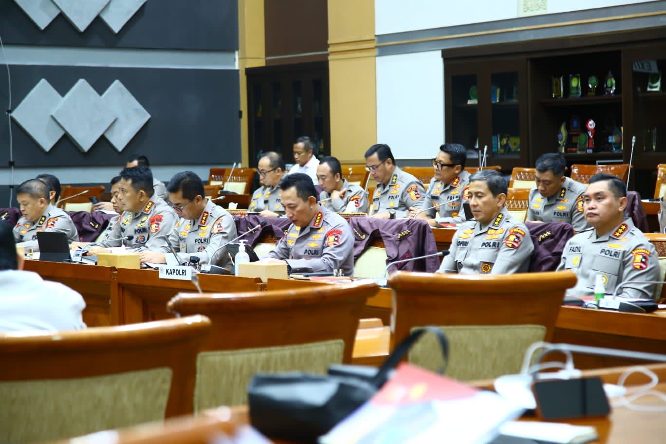 kapolri paparkan pelatihan personel agar berkualitas internasional 56685