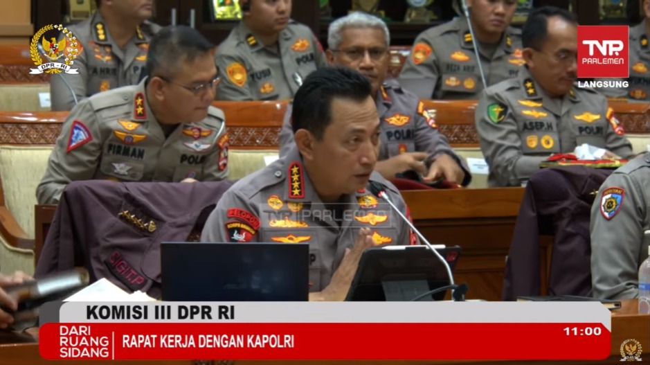 kapolri paparkan realisasi 17 indikator kinerja dalam raker komisi iii dpr 56681 1
