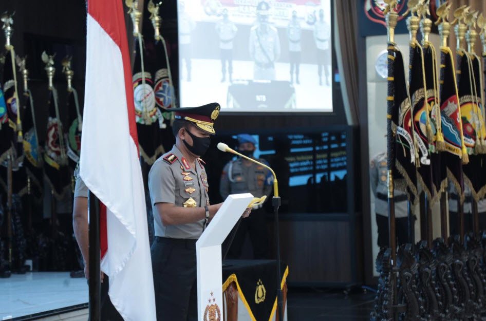 kapolri pimpin sertijab sejumlah pju mabes polri dan kapolda 34518