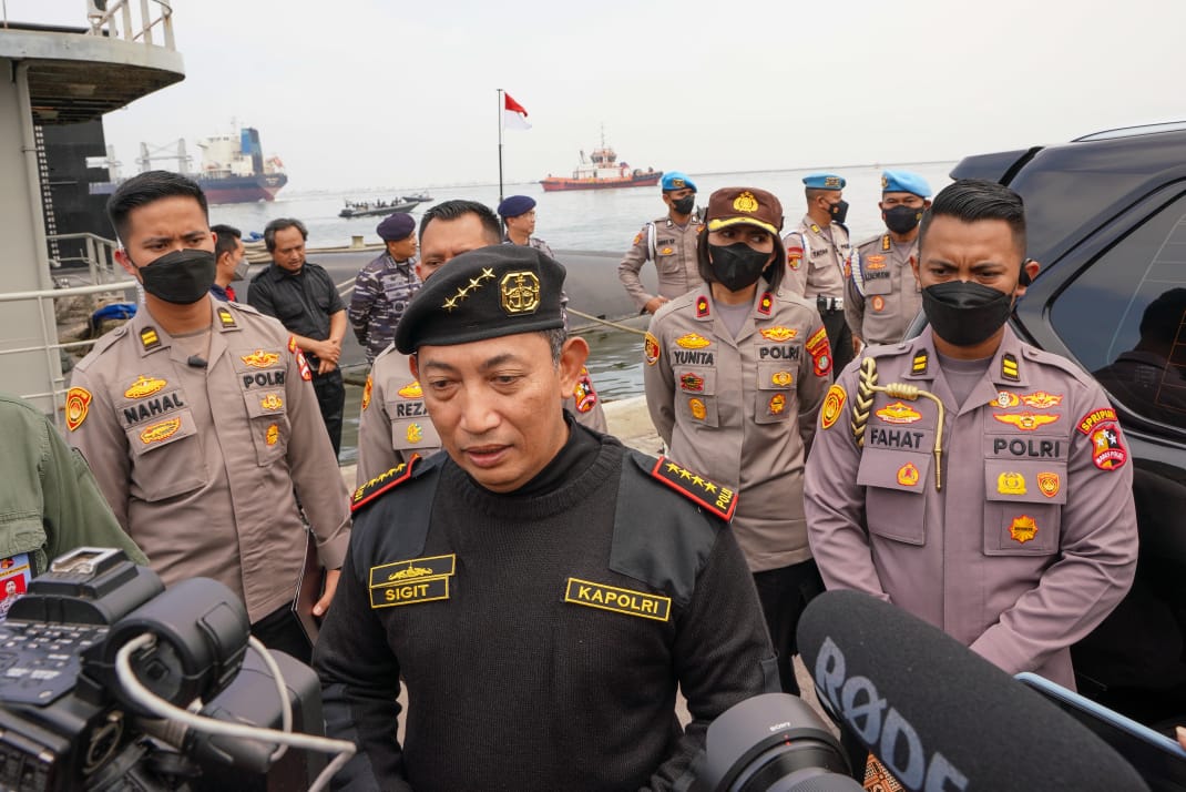 kapolri proses pencarian kru helikopter p 1103 dilakukan maksimal 51940