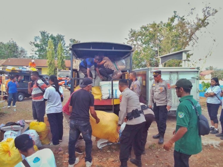 kapolri salurkan bantuan kebutuhan dasar bagi pengungsi erupsi lewotobi di posko kobasoma 80938